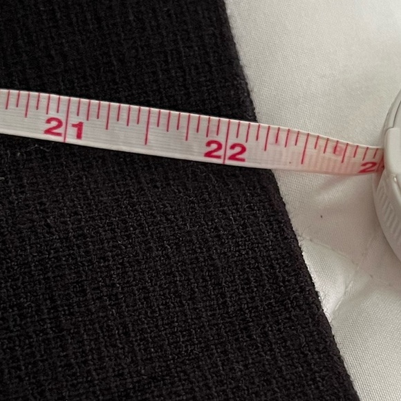 H&M black sweater - Picture 4 of 9